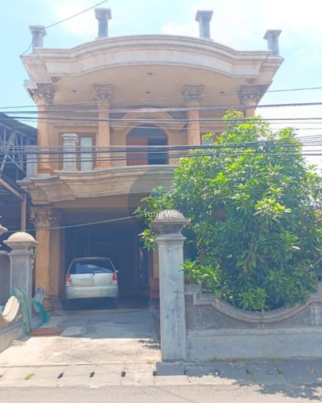 Tampak Dalam